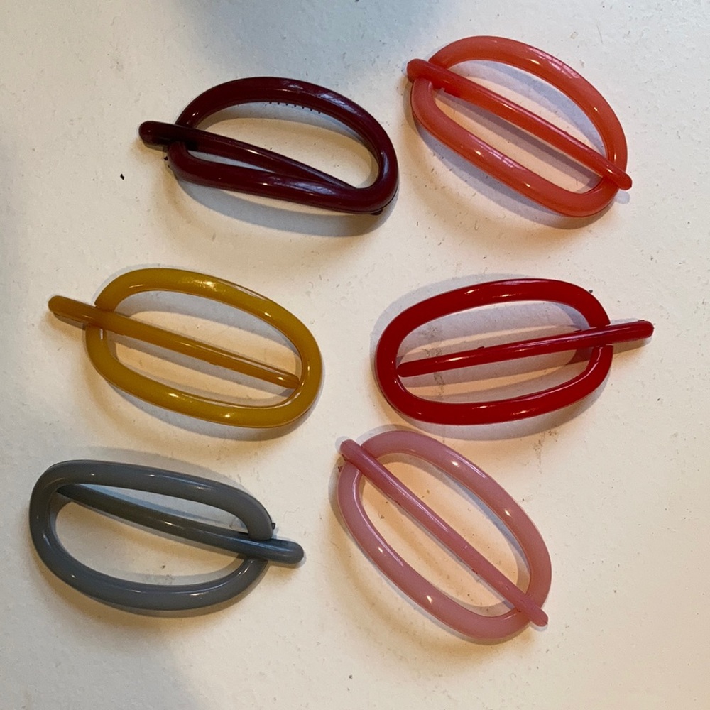 Set of vintage hair clips